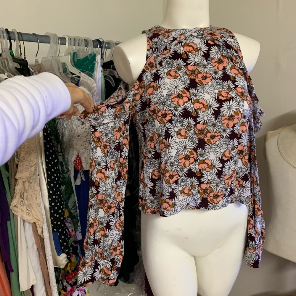 Cute Long Sleeve Ruffles Cold Shoulder floral top